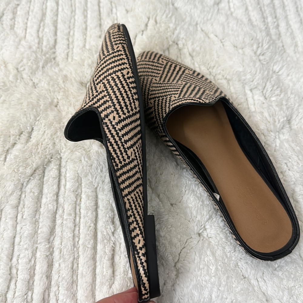 Flats - Picture 2 of 4